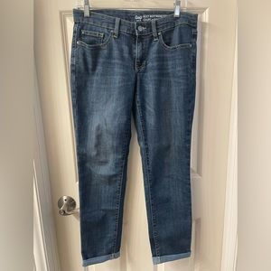 Gap sexy boyfriend fit size 2 stretch denim